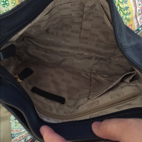 ❤️SOLD❤️Michael Kors Crossbody - Picture 5 of 5